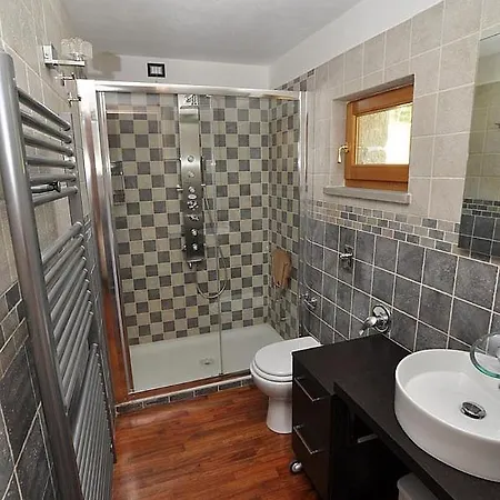Sleeps 2 Pool Wifi Morra
